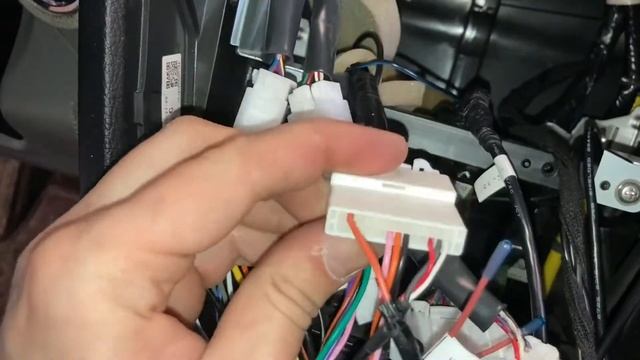 Subaru Forester как подключить штатную камеру заднего вида на нештатную магнитолу Android смотреть онлайн