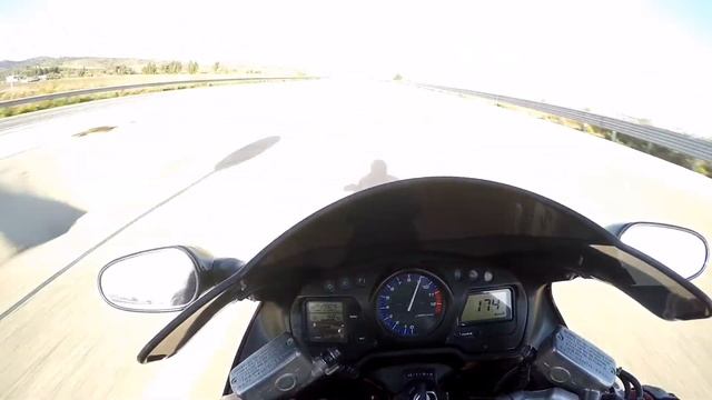 HONDA CBR 1000RR VS HONDA CBR 1100 XX / GÜZEL HAVADA GAZLADIK