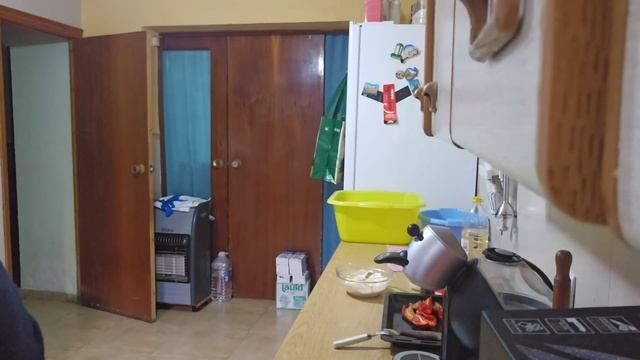Мне стыдно за своих родственников/В таких условиях просто ужасно хочется бежать/ Всем все до фени смотреть онлайн