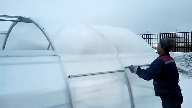 Принцип работы раздвижной крыши на теплице. От ДКСтройМонтаж . смотреть онлайн