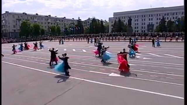 Майский вальс-Сергей Чуйков 9мая 2016 Парад Победы г.Луганск ЛНР смотреть онлайн