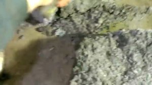 Полнотелый шлакоблок после разрушения