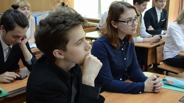 «Разлетевшись кто куда» Последний звонок - 2018. 9-В класс смотреть онлайн