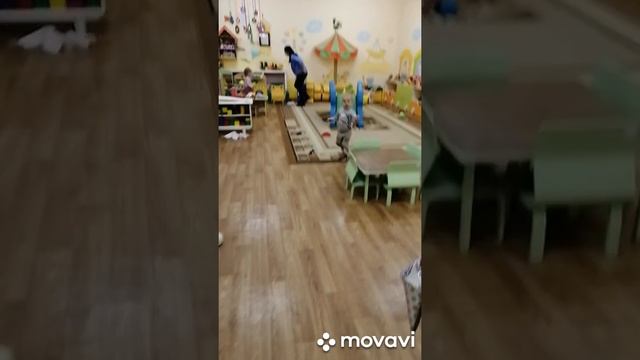 Мама забирает сына из детского садика. ❤️ очень милое видео? смотреть до конца ? смотреть онлайн