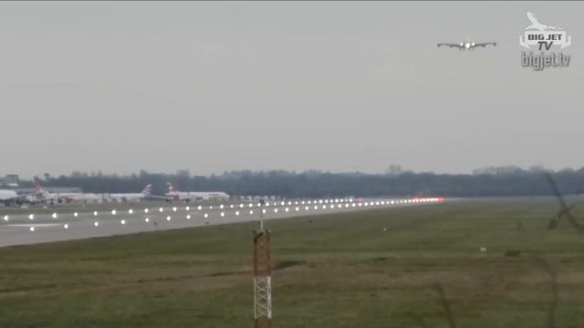 Planespotting Live From London #Gatwick Airport