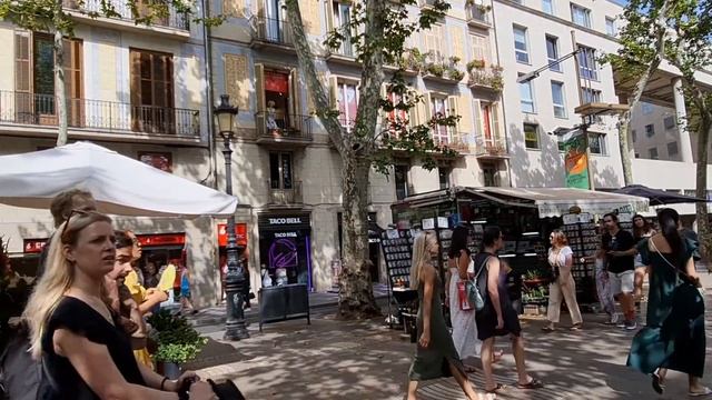 La Rambla Barcelona 2022|| Top Tourist place in Barcelona|| Spain Vlogs by Anum Ali смотреть онлайн