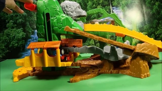 Fisher-Price Thomas & Friends Take-n-Play Jungle Quest VS T-Rex Jurassic World Unboxing - WD Toys смотреть онлайн