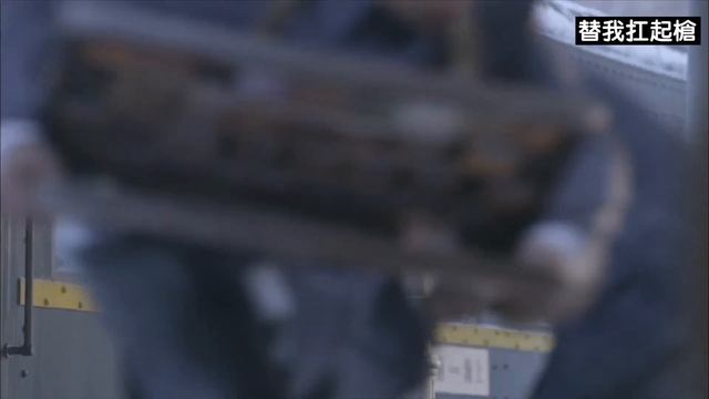 Beautiful spy attacked the enemy commander! Strong kung fu, grabbing guns with bare hands смотреть онлайн