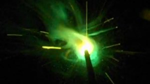 Сварка пластины в нижнем положении