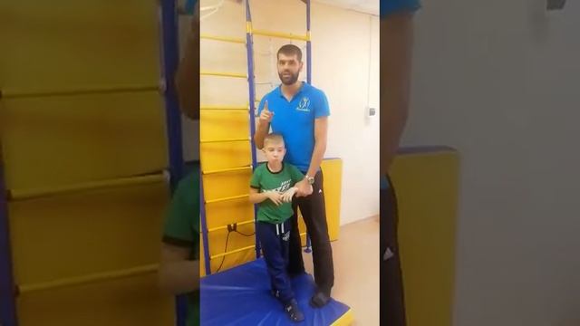 Адаптивная физкультура. Вис на перекладине смотреть онлайн