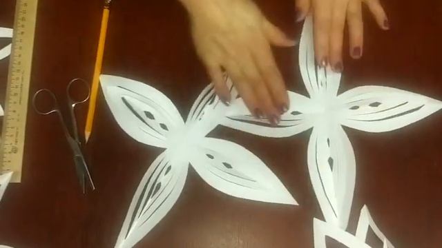 How to make a snowflake out of paper (volume) | Как сделать снежинку из бумаги (ОБЪЕМНУЮ) смотреть онлайн