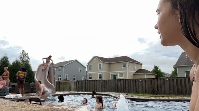 POOL PARTY VLOG? смотреть онлайн