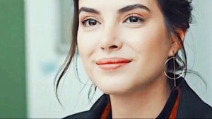 ПОРАЗИЛ КРАСОТОЙ! Вот как выглядит муж турецкой актрисы - Дениз Байсал