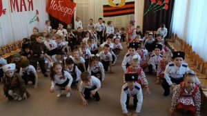 Флешмоб на 9 мая "Пусть всегда будет солнце" в детском саду