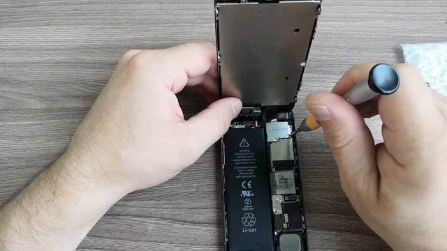 iPhone 5s нет звука в слуховом динамике смотреть онлайн