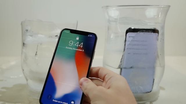iPhone X vs Samsung Galaxy S8 Water Freeze Test! - What Will Happen? смотреть онлайн