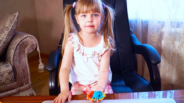 Like Lerchik играет с КУКЛОЙ. детское видео смотреть онлайн