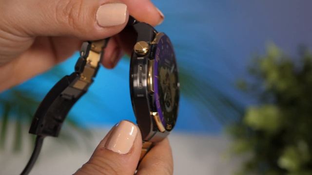 Huawei Watch Ultimate Gold Edition – ce nu știai despre smartwatch-ul de 3000 €! смотреть онлайн