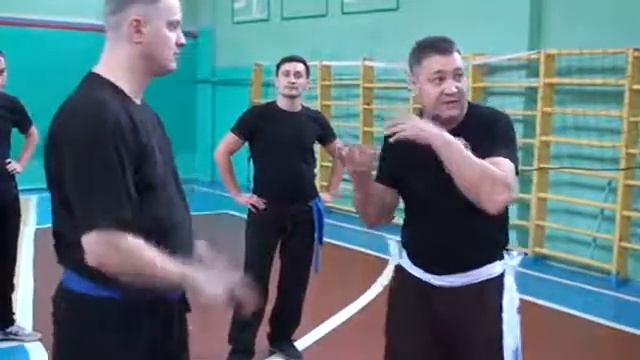 Защита от удара ногой от вице президента кунг-фу России Хонг За Куен АнтоноваВладимира Владимирович смотреть онлайн