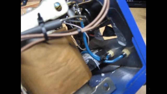 122 простое зарядное аккумуляторов УЗ-12А (ЗУ-2М) 6/12 В обзор регулятор напряжения, блок питания смотреть онлайн