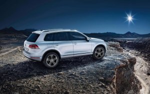 VW Touareg NF Замена ксеноновой лампы