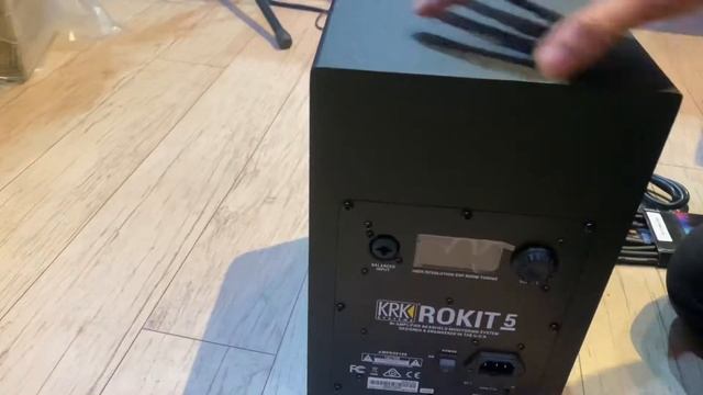 KRK Rokit G4 5” Monitors| Unboxing, Review,Sound test |Studio monitors |Home studio| Mannnstudio смотреть онлайн