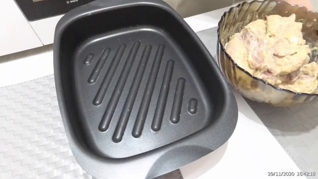 Свиные рёбрышки в духовке. смотреть онлайн