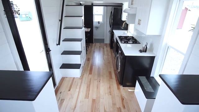 UNBELIEVABLE 24 ft. Tiny House On Wheels! смотреть онлайн
