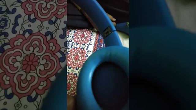 inserting sd card in mi headphones and playing MP3 songs смотреть онлайн