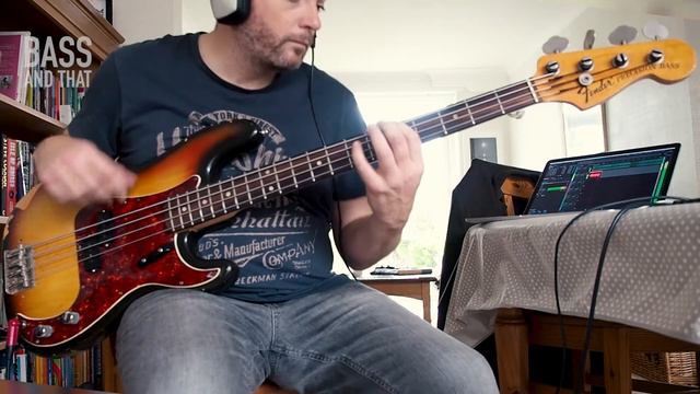1973 Fender Precision bass - sunburst, rosewood, flatwound strings смотреть онлайн