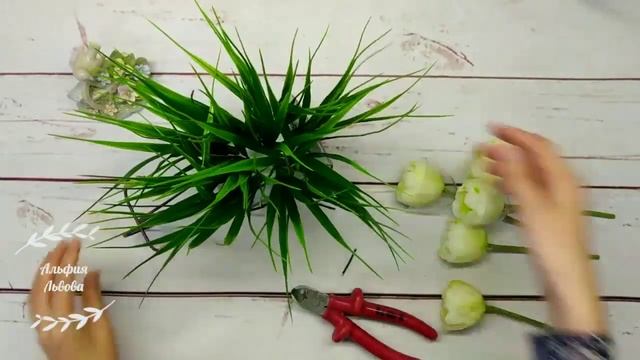 Мастерская Альфии ? Цветочная композиция из силиконовых тюльпанов в декоративном велосипеде смотреть онлайн