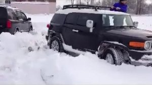 Toyota FJ Cruiser в снегу