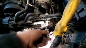 Как снять генератор на Skoda yeti