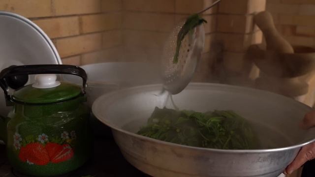 Spinach Piroshki: Homemade Stuffed Fried Buns