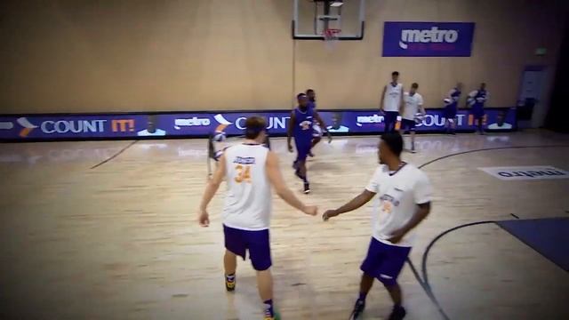 UNBELIEVABLE Basketball HORSE Trickshots!! смотреть онлайн