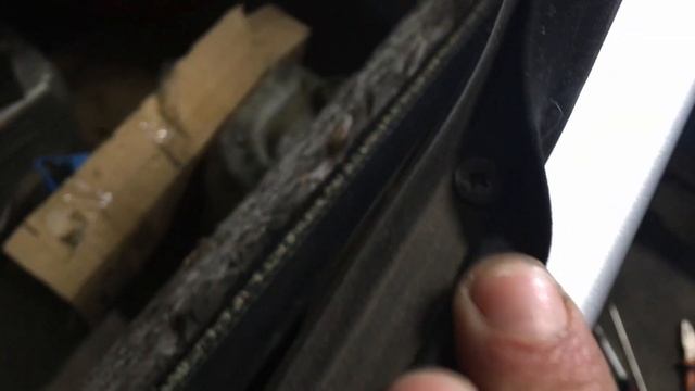 Как снять стекло двери Шкода Фабия смотреть онлайн
