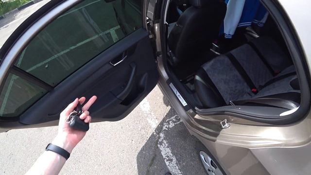 Продаю свой Skoda Rapid 1.6 MPI AT. Почему? В чем проблема и причины? Конец истории... смотреть онлайн