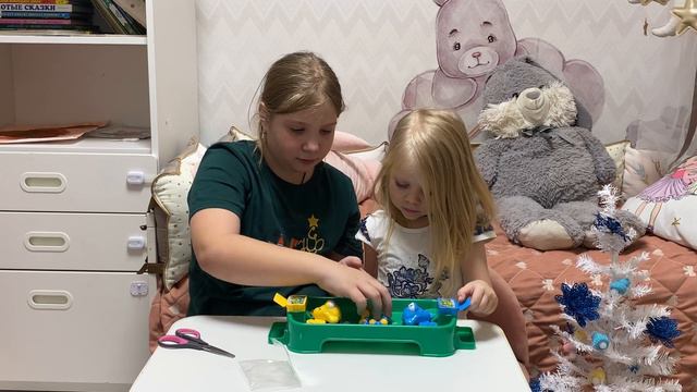 Распаковка супер ИГРЫ ! Голодные лягушки накормим их? смотреть онлайн