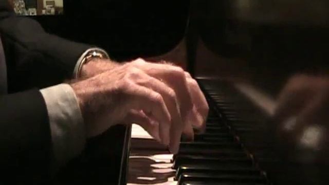 Edward Rosser plays Grieg: Waltz / Vals, from Lyric Pieces, op. 12 no. 2 смотреть онлайн