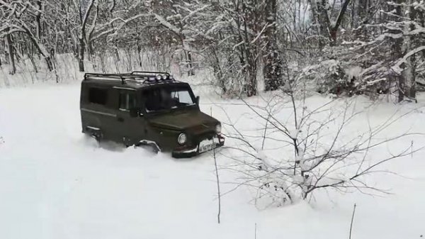 первые испытания машинки луаз по снегу и сугробам the first tests of the Luaz car in snow and drift