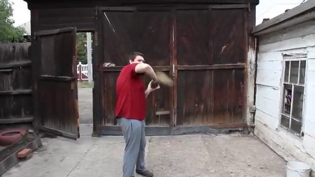 Тренировка с палкой в ограде 2 уровень тренировок подняли уровень