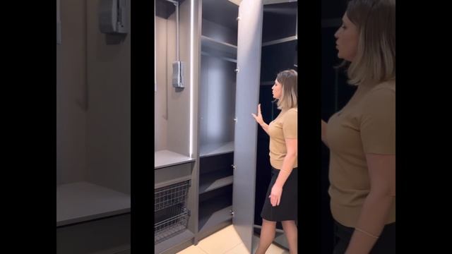 Гардеробная от фабрики ЗОВ с раздвижной системой WingLine от Hettich смотреть онлайн