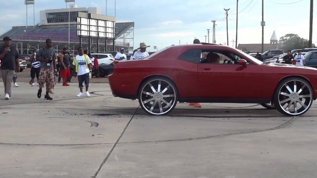 Dodge Challenger 5.7 Hemi Burnout смотреть онлайн