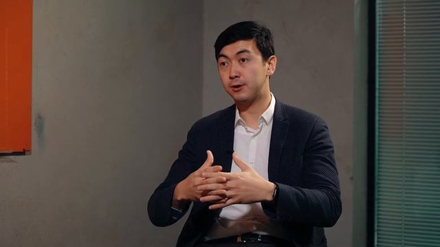 О школах будущего, современном учителе и зонах роста для человека – Нурмухаммед Досыбаев/ЛЮDI смотреть онлайн