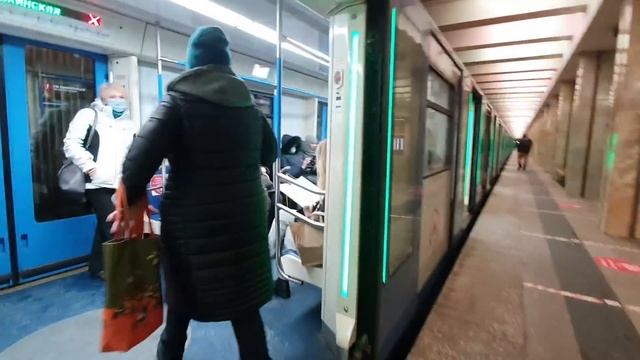 Москва без прикрас. Айда в МФЦ решать проблему регистрации. Метро в реале. Вот оно, счастье блогера