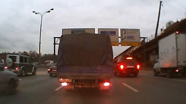 Почему нельзя играть на мобиле в пробке смотреть онлайн