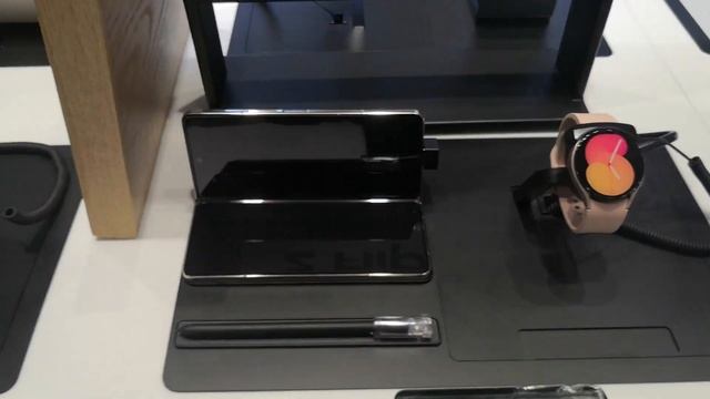 ОАЭ, ШАРДЖА СИТИ ЦЕНТР цены на телефоны SAMSUNG смотреть онлайн