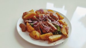 Утка запеченная с яблоками и картофелем. (классический рецепт)