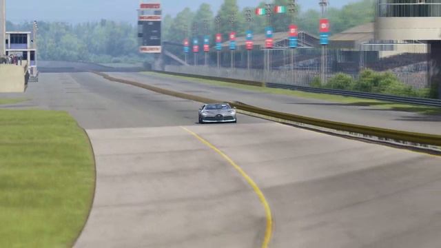 Bugatti Divo vs McLaren P1 at Monza Full Course смотреть онлайн