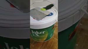 Шпаклевка с акриловой  краской!! и закрыт вопрос шпатлевания крашенных масляной краской стен.